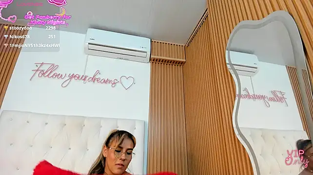 MartinaWestt - SPANK ASS X5😋