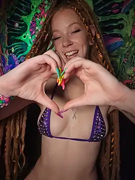 LucidLucy - Panties off & shake some booty