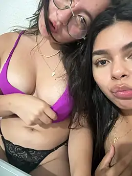 _AlyssonRoouse - Show ass + spank alysson