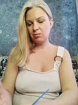 BlondeFox - pussyplay with orgasm