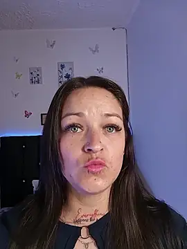 Isa_bluee - see boobs + touch a nipple