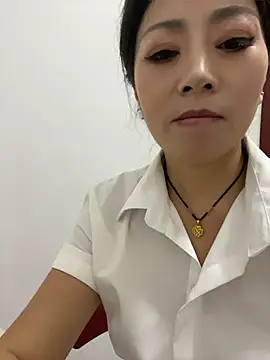 Lipinger - 实现丝袜自由