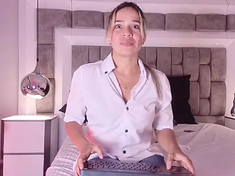 KateHarmon - Control Toy x3 min