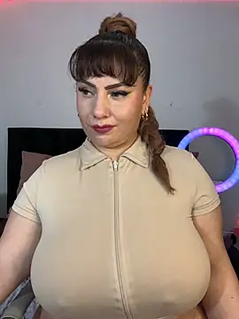 Kattaleya14 - oil and nude boobs