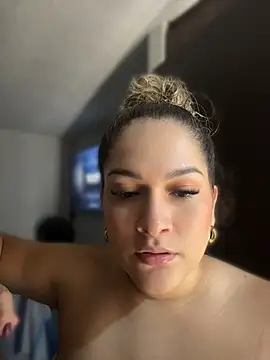Sara_smiiith211 - public breast exhibition.