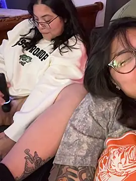 Drizzypeach602 - Mia rides drizzy’s face 😜