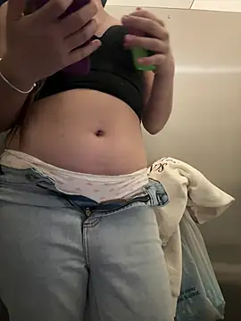 Nicolle_v - Nude in toilet