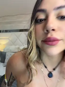 Miacoleman_ - rub feet with oil