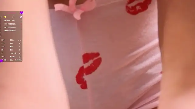 Holly_official - PINCH MY NIPPLES UNDER TOP