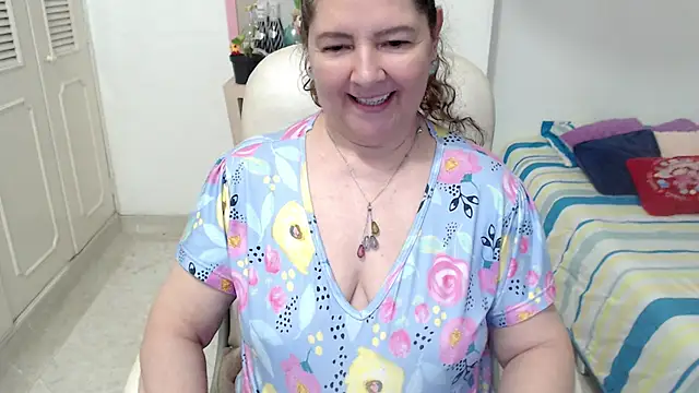 Leonela_69 - mommy is horny come play with me