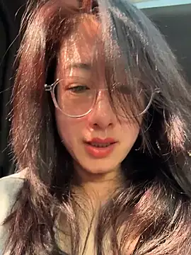 Weiwei103 - 足交大鸡吧