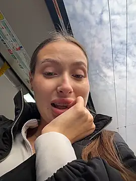 Coconut_milk - Pinch 1 nip on top! Full bus omg