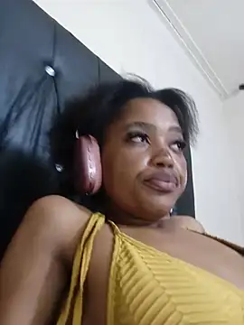GoodinbedAfricann - finger pussy