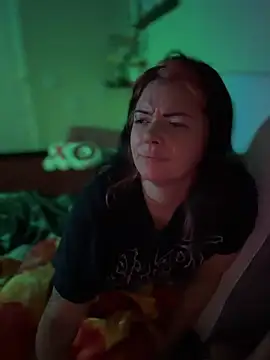 MarlaFknSinger - Movies & Chill 🤘 Cum @ goal or C2c 😘🤘