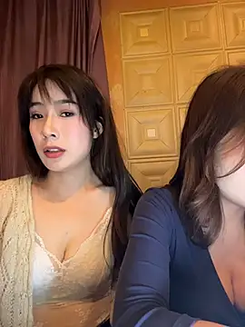 CiCi9 - 🦌园长户外咖啡厅坐异性大腿