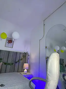 Naomiii__ - Naked jumping on the pillow💥🍒🍑