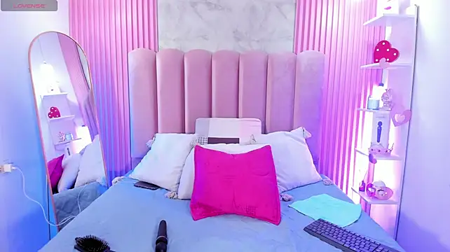 ArianaRougee - Suck your tits, Ariana