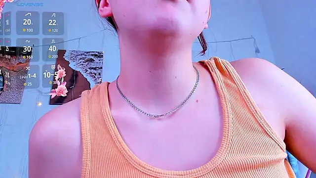 Fera1_Berry - 1 finger in pussy