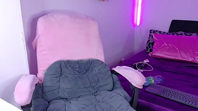 Dollmeow - spank me until make my ass red