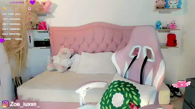 Zoe_Luxxe_