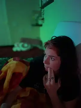 MarlaFknSinger - Movies & Chill 🤘 Cum @ goal or C2c 😘🤘