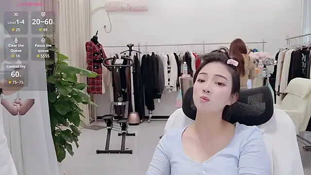 Yangyang-777 - 🎀来咯来咯（最新福利喷水视频和照片已更新，限时优惠11币解锁）