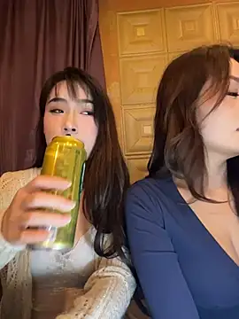 CiCi9 - 🦌园长户外咖啡厅坐异性大腿