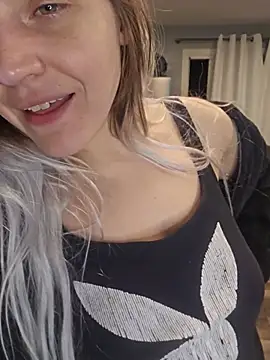 ScarletsWeb - 👽Smoke a J with me💨 420
