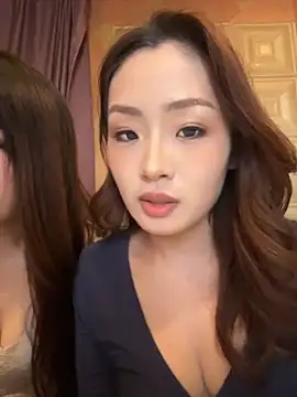 Yomi009 - 户外咖啡厅勾引调戏😜闺蜜追求者