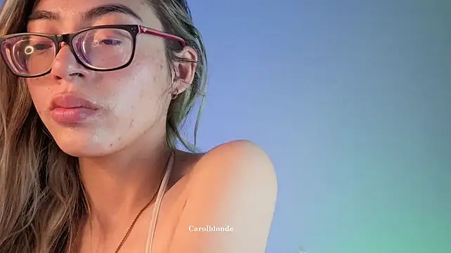 Carolblonde - Show flash tits