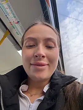 Coconut_milk - Squeeze boobs with 2 ✋ in bra