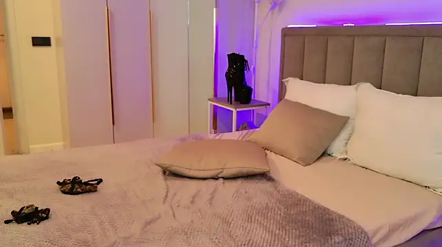 Trophy_x_W1fe - ride on pillow naked
