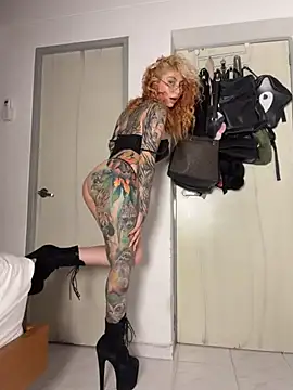 YunoRose_ - Naked + rub my pussy