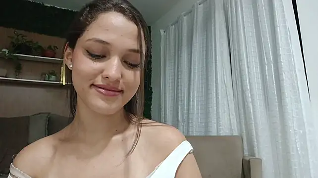 LunaValente7 - Show my nipples