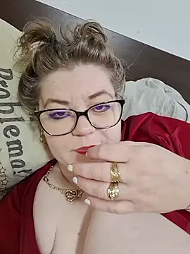 Cindybbwsquirt - Buy me some strong drink