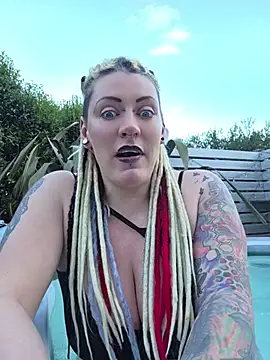 PinkTheHawk - Oil me up naked