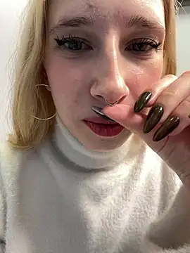 Michelle_lovique - Make me moan right here!!