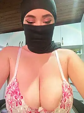 Baby_Doll_28 - My sexy body in oil