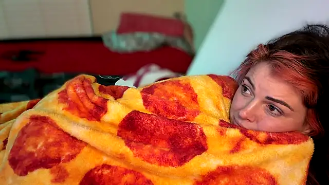 MarlaFknSinger - Movies & Chill 🤘 Cum @ goal or C2c 😘🤘