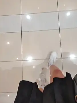 Ori-Lynk - Take off panti at the mall
