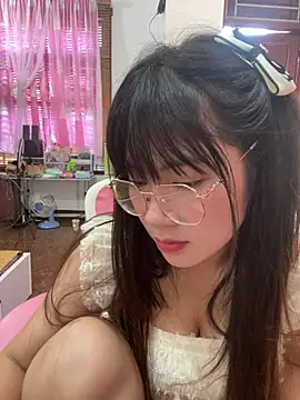 -Lyly_69 - Show zoom 30p