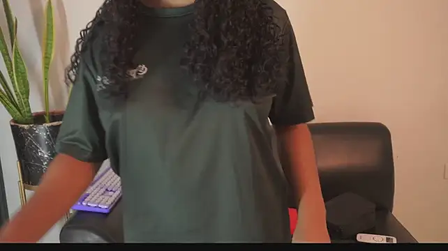 Anais_aradia - Show ass + spank ass