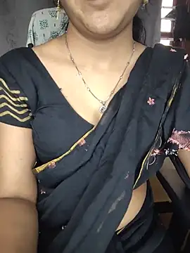 Cute-Smiely-Queen-Telugu - Last tipper name,on boobs