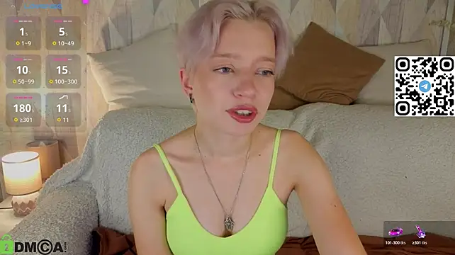 Michelle_Blond - touch tits