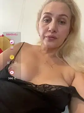 YourBlondee