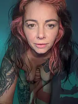 MarlaFknSinger - Movies & Chill 🤘 Cum @ goal or C2c 😘🤘