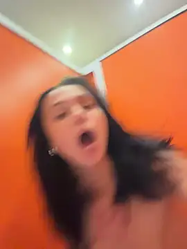 VendiMur - Walking topless in a public toilet