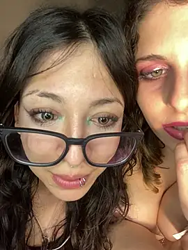 FlorBich - Suck pussy both girls