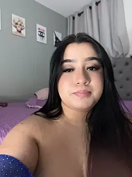Aliciaa_white