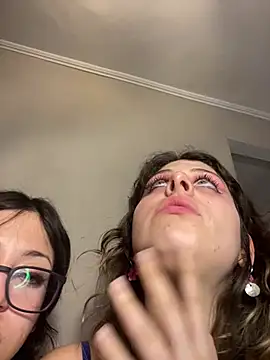 FlorBich - Suck pussy both girls